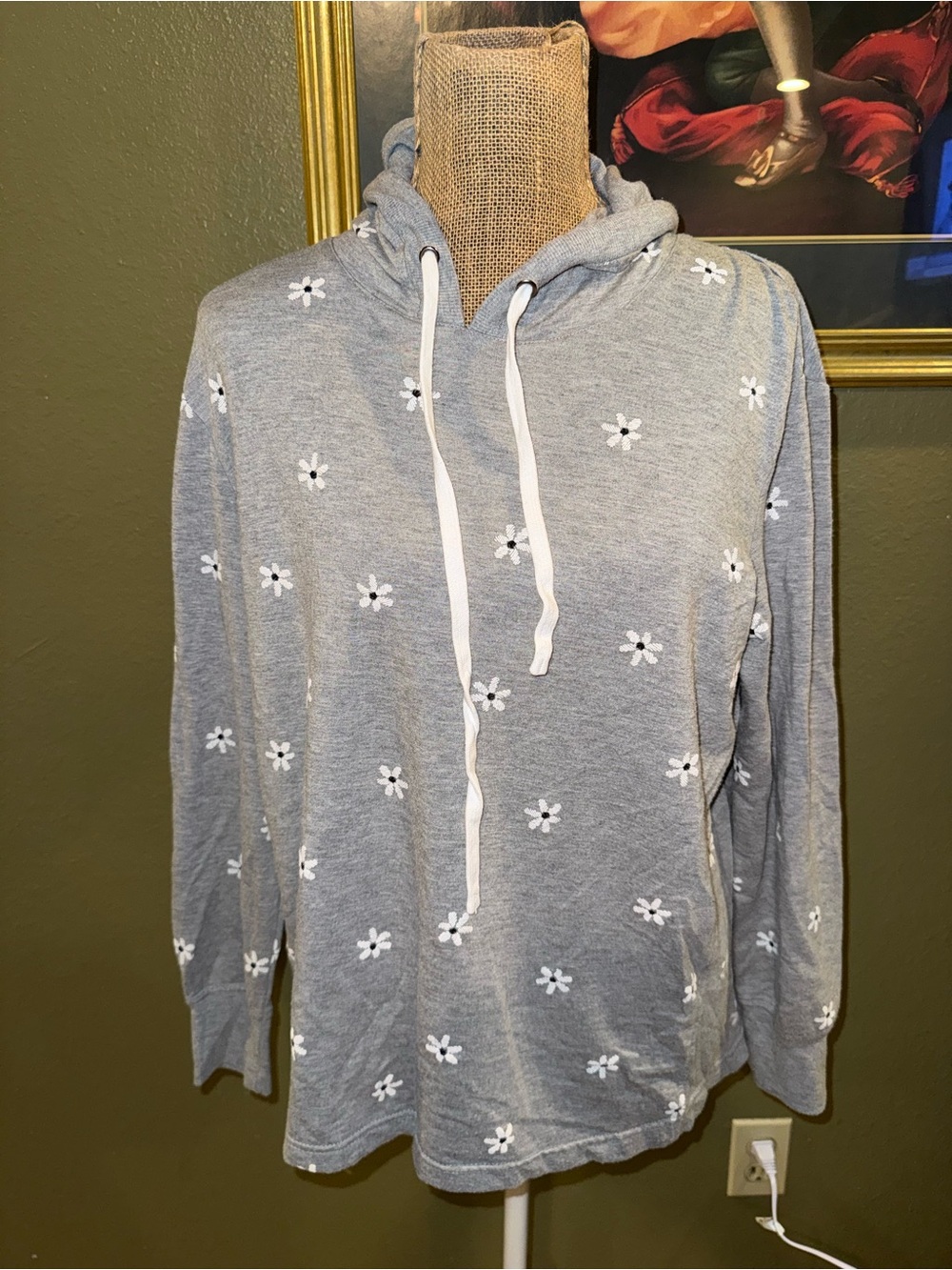 Gray Hooded Men's Sweater with White Daisy Embroidery